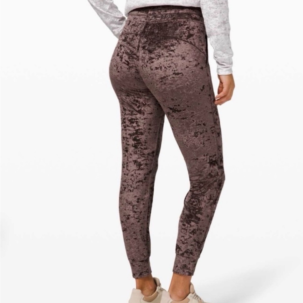 Lululemon Ready to Crush Jogger in French Press - Picture 7 of 8